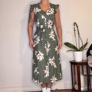 RW&CO. Green Floral Midi Dress